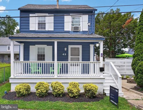 43 Oak St, PHOENIXVILLE, PA, 19460-3143 | Card Image