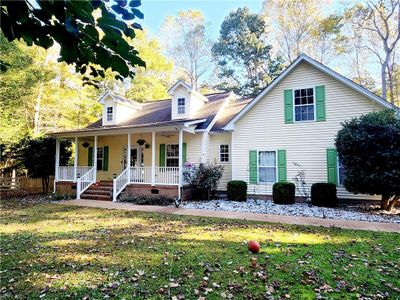 8471 Woodrow Wilson Lane, House other with 3 bedrooms, 2 bathrooms and null parking in Gloucester VA | Image 1