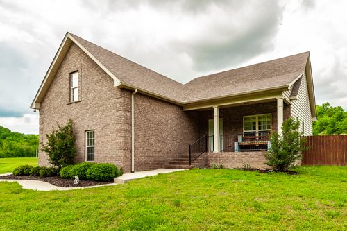 550 Lindsey Hollow Rd, Gallatin, TN, 37066-8210 | Card Image
