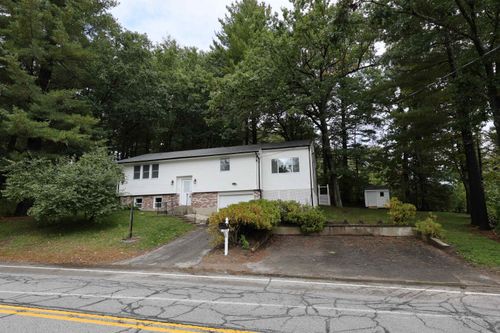 19 New Searles Road, Nashua, NH, 03062 | Card Image