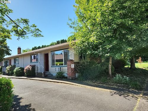 36 Se 52nd Ave, Portland, OR, 97215-1128 | Card Image