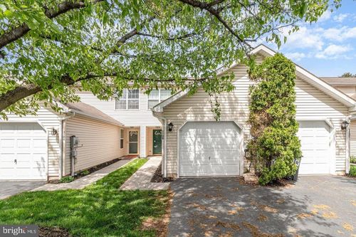2-110 Ross Ave, NEW CUMBERLAND, PA, 17070-2652 | Card Image