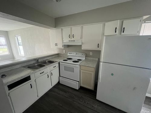 3-1202 W Formosa Blvd, San Antonio, TX, 78221-2664 | Card Image