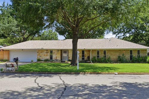 503 Mockingbird St, Bonham, TX, 75418-2214 | Card Image