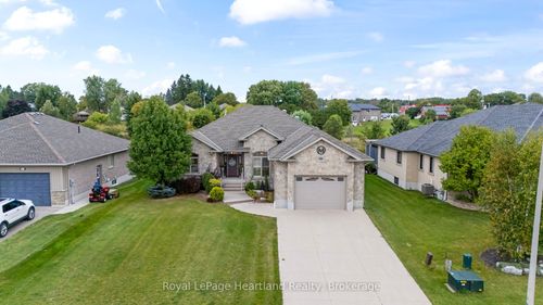 221 John St S, Harriston, ON, N0G1Z0 | Card Image