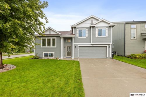 8802 N 160th St, Bennington, NE, 68007-1926 | Card Image