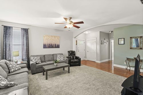 371 Cottage View Ter, Valparaiso, IN, 46383-6972 | Card Image