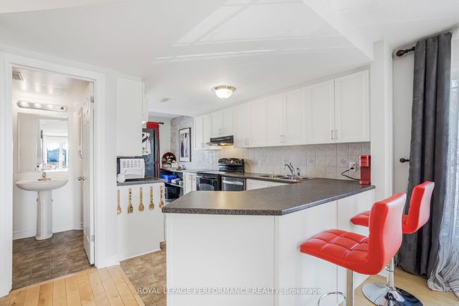 B - 433 Chapman Mills Dr, Condo with 2 bedrooms, 3 bathrooms and 1 parking in Nepean ON | Image 8