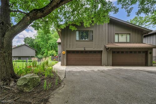 7444 Millrace Ln, Sagamore Hills, OH, 44067-2315 | Card Image
