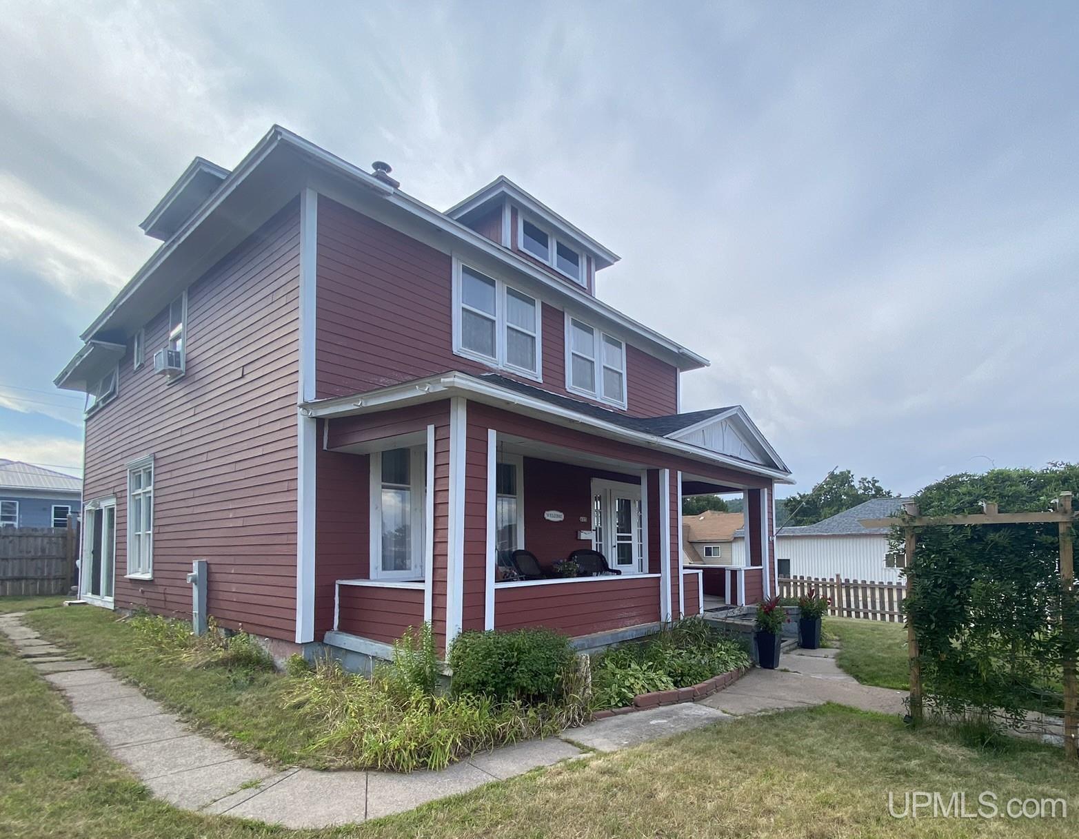Mine St, Norway, MI 49870