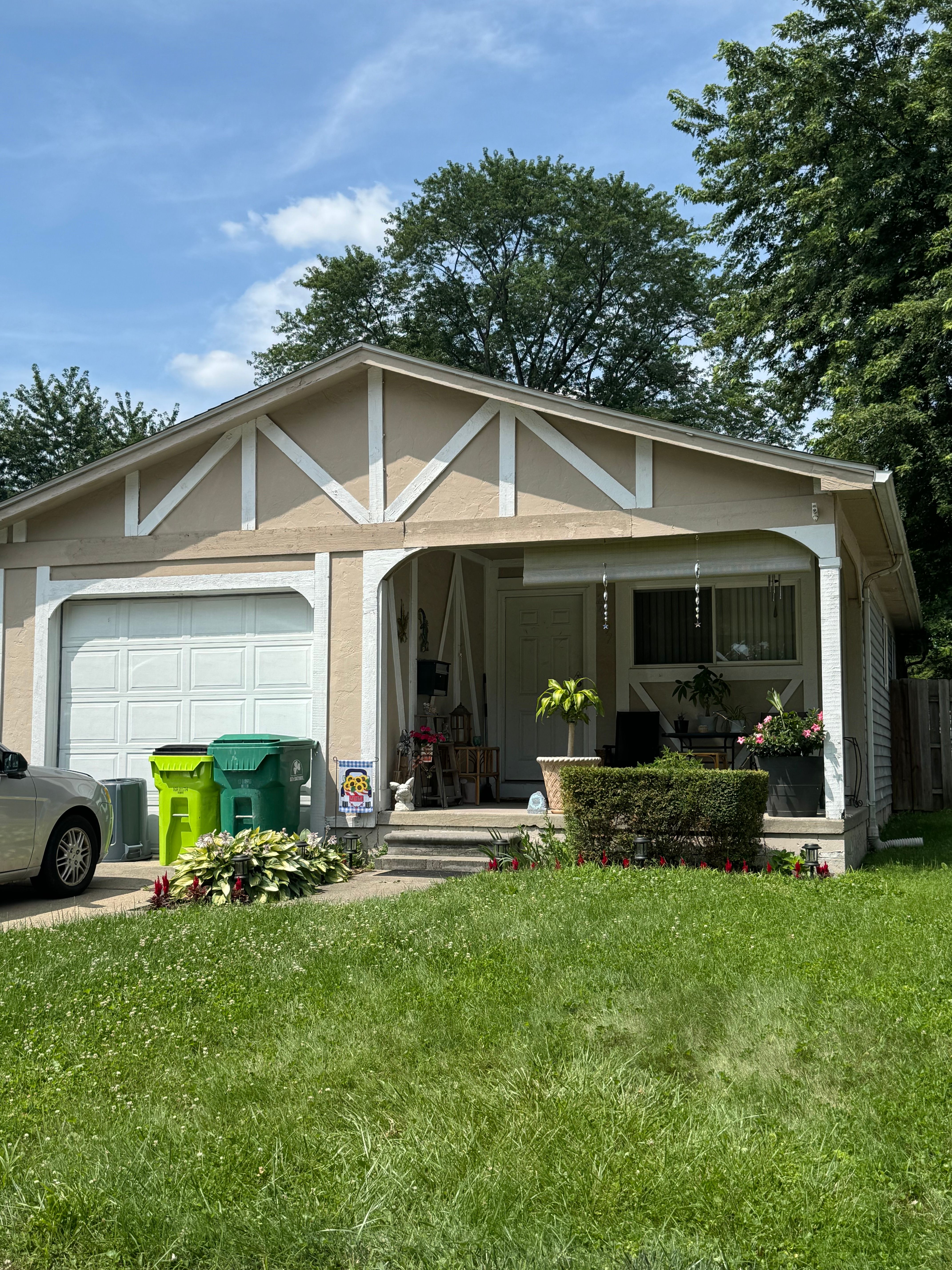 Dale Ave, Eastpointe, MI 48021