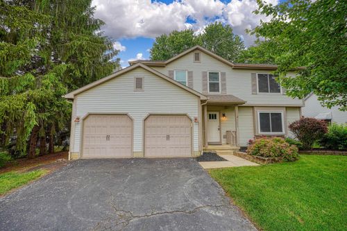 7726 Farmsbury Dr, Reynoldsburg, OH, 43068-3152 | Card Image