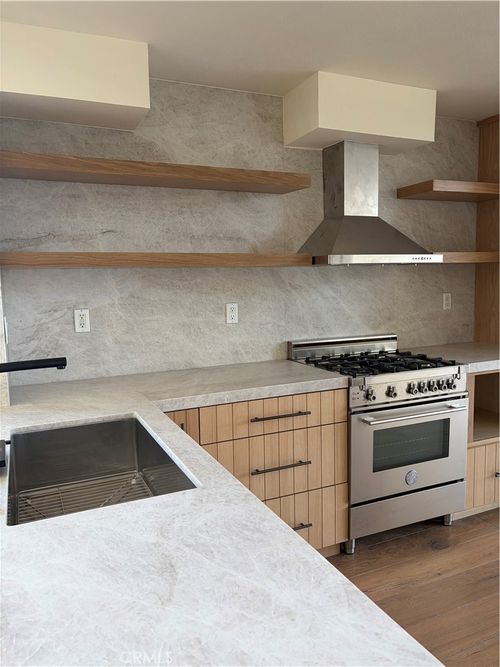 13045 Pacific Promenade, Los Angeles, CA, 90094-2900 | Card Image