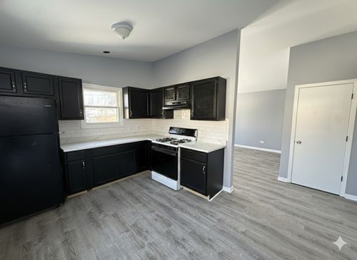 35330 N Nielsen Dr, Round Lake Beach, IL, 60073-1465 | Card Image