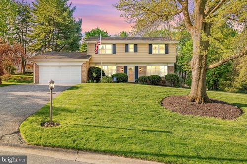 106 Circle Dr, YORK, PA, 17406-2429 | Card Image