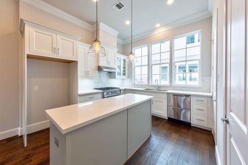 5921 Cottage Grove Lake Dr, Houston, TX, 77007 | Card Image