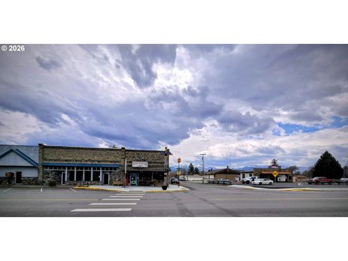 147 Sw Front St, Prairie City, OR, 97869-2064 | Card Image