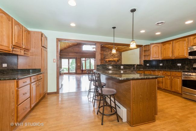 8747 Merrimac Ave, House other with 3 bedrooms, 2 bathrooms and 2 parking in Oak Lawn IL | Image 4