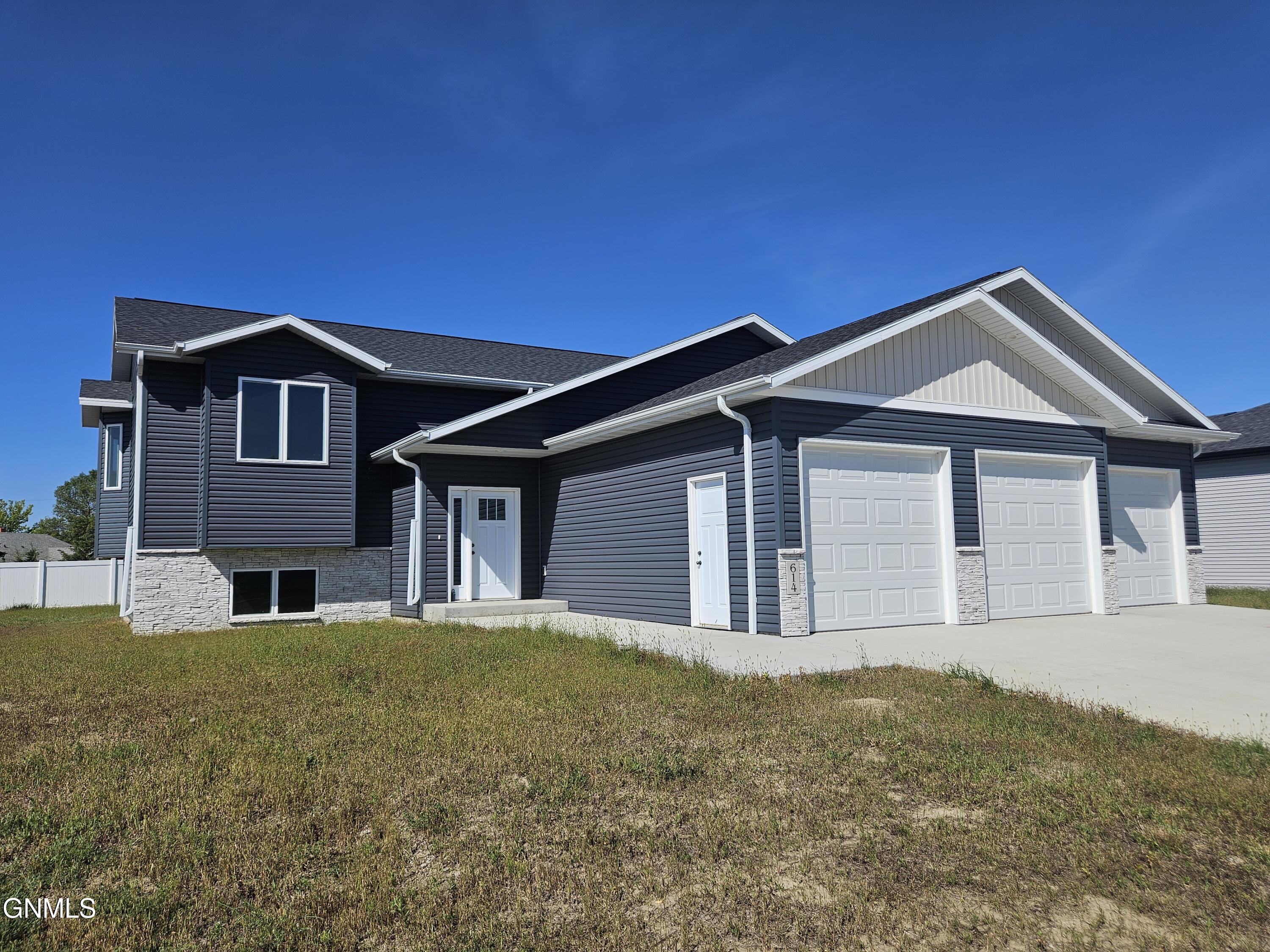 Mehrer Dr, Bismarck, ND 58504