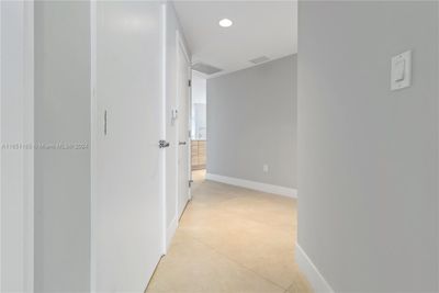 1921 - 16385 Biscayne Blvd, Condo with 3 bedrooms, 3 bathrooms and null parking in North Miami Beach FL | Image 3