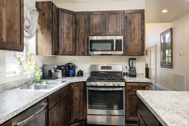 1018 Valley View Ct, House other with 5 bedrooms, 3 bathrooms and 2 parking in Moab UT | Image 8