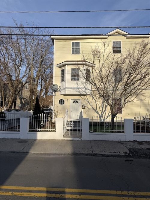 545-545 Hampshire St, Lawrence, MA, 01841-1041 | Card Image