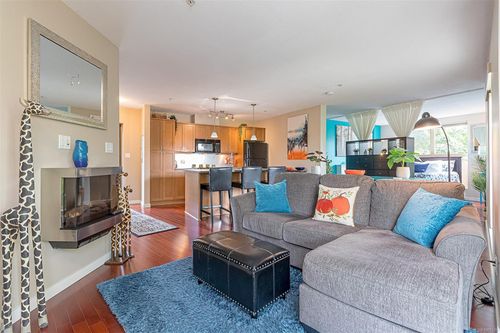 320-555 Franklyn St, Nanaimo, BC, V9R2X9 | Card Image