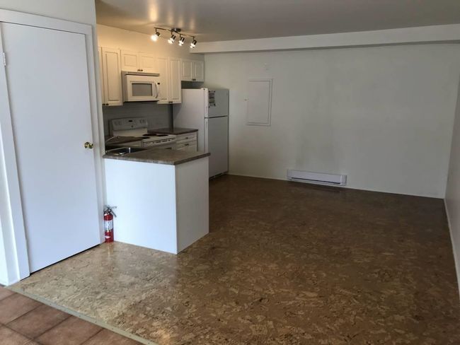 SUITE - 21882 124 Ave, House other with 1 bedrooms, 1 bathrooms and null parking in Maple Ridge BC | Image 5