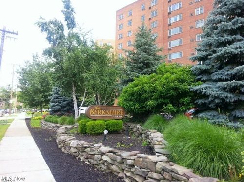 417-11820 Edgewater Dr, Lakewood, OH, 44107-1792 | Card Image