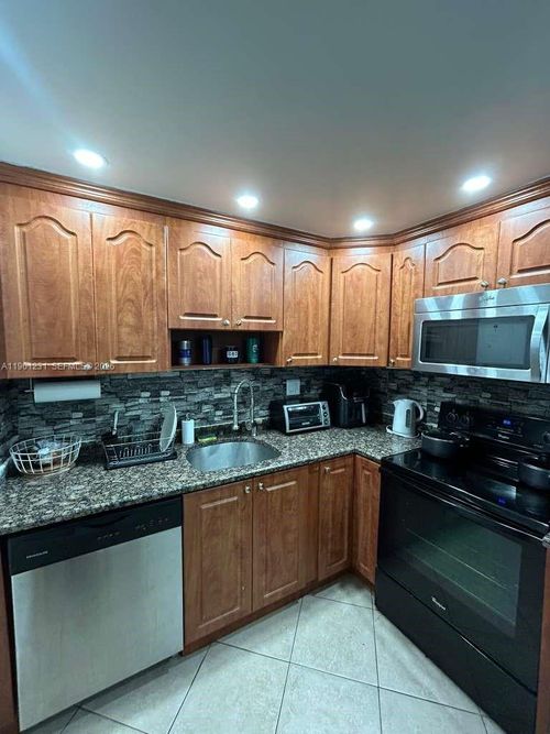 215-1465 Ne 123rd St, North Miami, FL, 33161 | Card Image