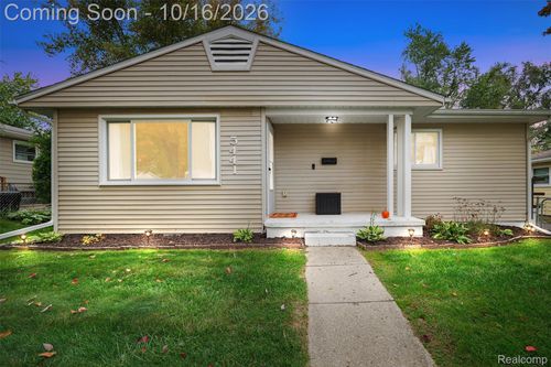 5441 Military Ave, Brighton, MI, 48116-1915 | Card Image