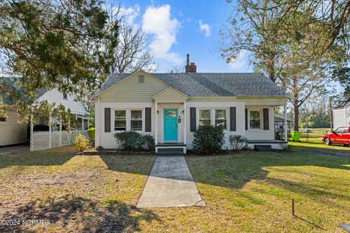 607 Watson Ave, New Bern, NC, 28560-3147 | Card Image