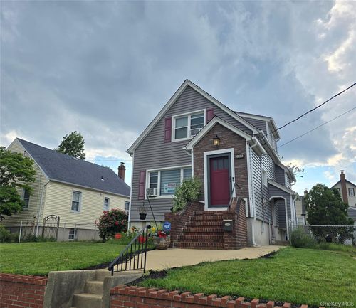 104 Ormonde Boulevard, Hempstead, NY, 11580 | Card Image