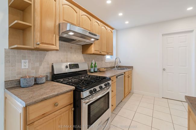 76 Cloverhill Rd, House other with 3 bedrooms, 3 bathrooms and 3 parking in Hamilton ON | Image 31