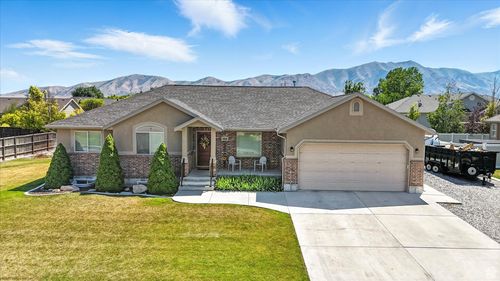 758 N 400 E, Tremonton, UT, 84337-1057 | Card Image