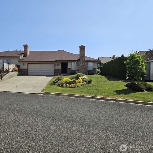 4300 Garden Park Way, Yakima, WA, 98908-2683 | Card Image