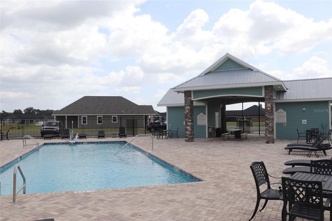 24350 Sw 18 Th Ln, House other with 3 bedrooms, 2 bathrooms and null parking in NEWBERRY FL | Image 18