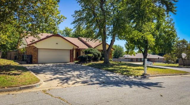 Magnolia Blossom Ln, Yukon, OK 73099