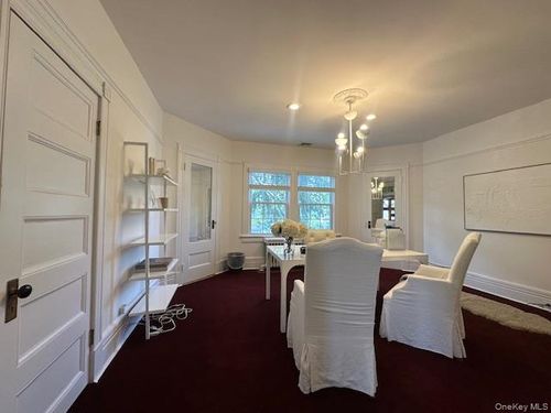 27 W Neck Rd, Huntington, NY, 11743-2618 | Card Image
