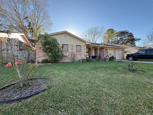 8823 Shadow Crest St, Houston, TX, 77074-2521 | Card Image