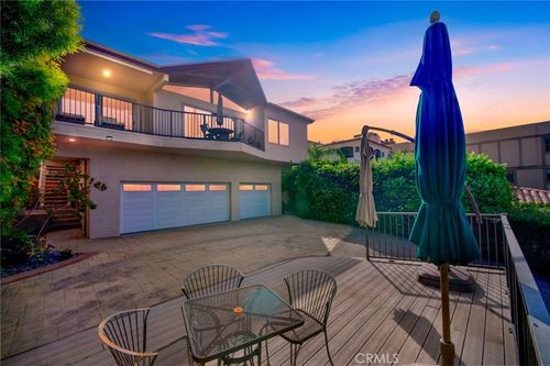 462 Hilledge Dr, Laguna Beach, CA, 92651-1917 | Card Image