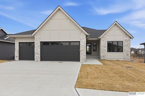11105 S 221st St, Gretna, NE, 68028-6029 | Card Image