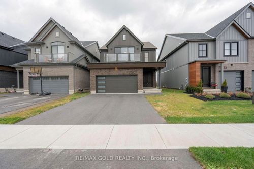 7507 Splendour Dr, Niagara Falls, ON, L2H3V8 | Card Image