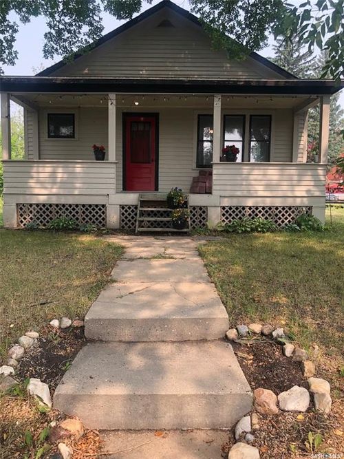 413 2 St, Kamsack, SK, S0A1S0 | Card Image