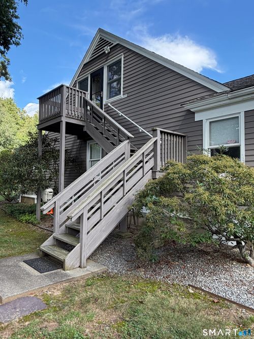b-11 Bonazzo Dr, Trumbull, CT, 06611-5226 | Card Image