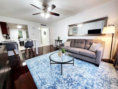 102-1800 Lavaca St, Austin, TX, 78701-1326 | Card Image