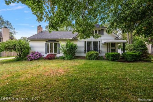 37837 Townhall St, Harrison Twp, MI, 48045-5516 | Card Image