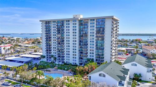 apt-201-400 Island Way, CLEARWATER BEACH, FL, 33767-2132 | Card Image