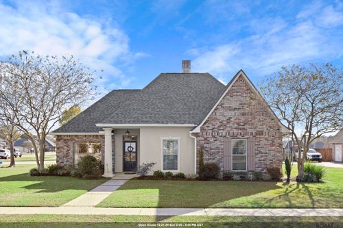 12538 Deerfield Dr, Walker, LA, 70785-5748 | Card Image