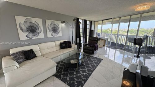6c-6901 Environ Blvd, Lauderhill, FL, 33319-4241 | Card Image